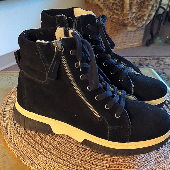 White Mountain Shoes - White Mountain go getter Swede shoe boot